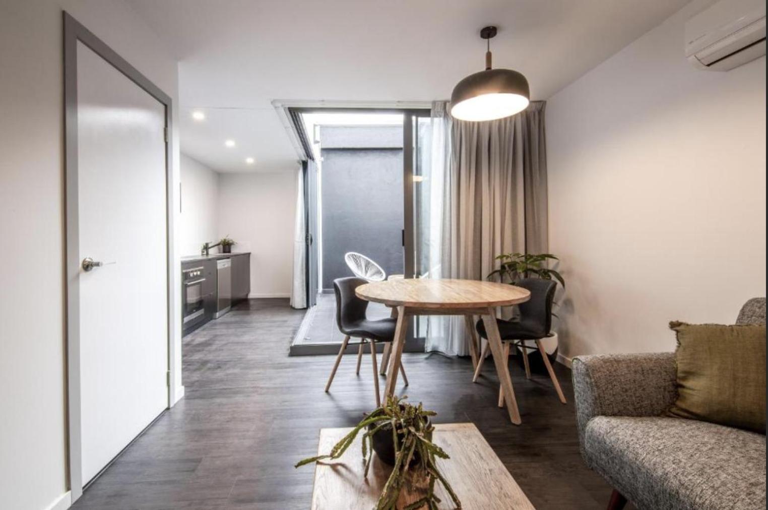 Change Overnight Launceston Exterior foto